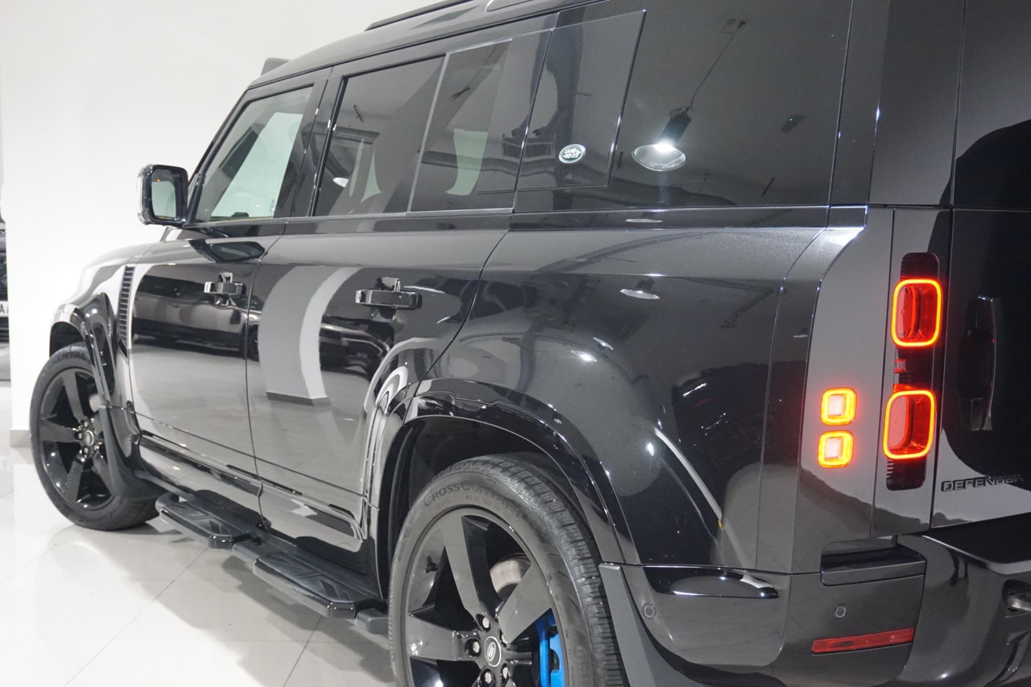 Land Rover Defender 110 3.0 D250 MHEV X-Dynamic HSE Auto 4WD Euro 6 (s/s) 5dr